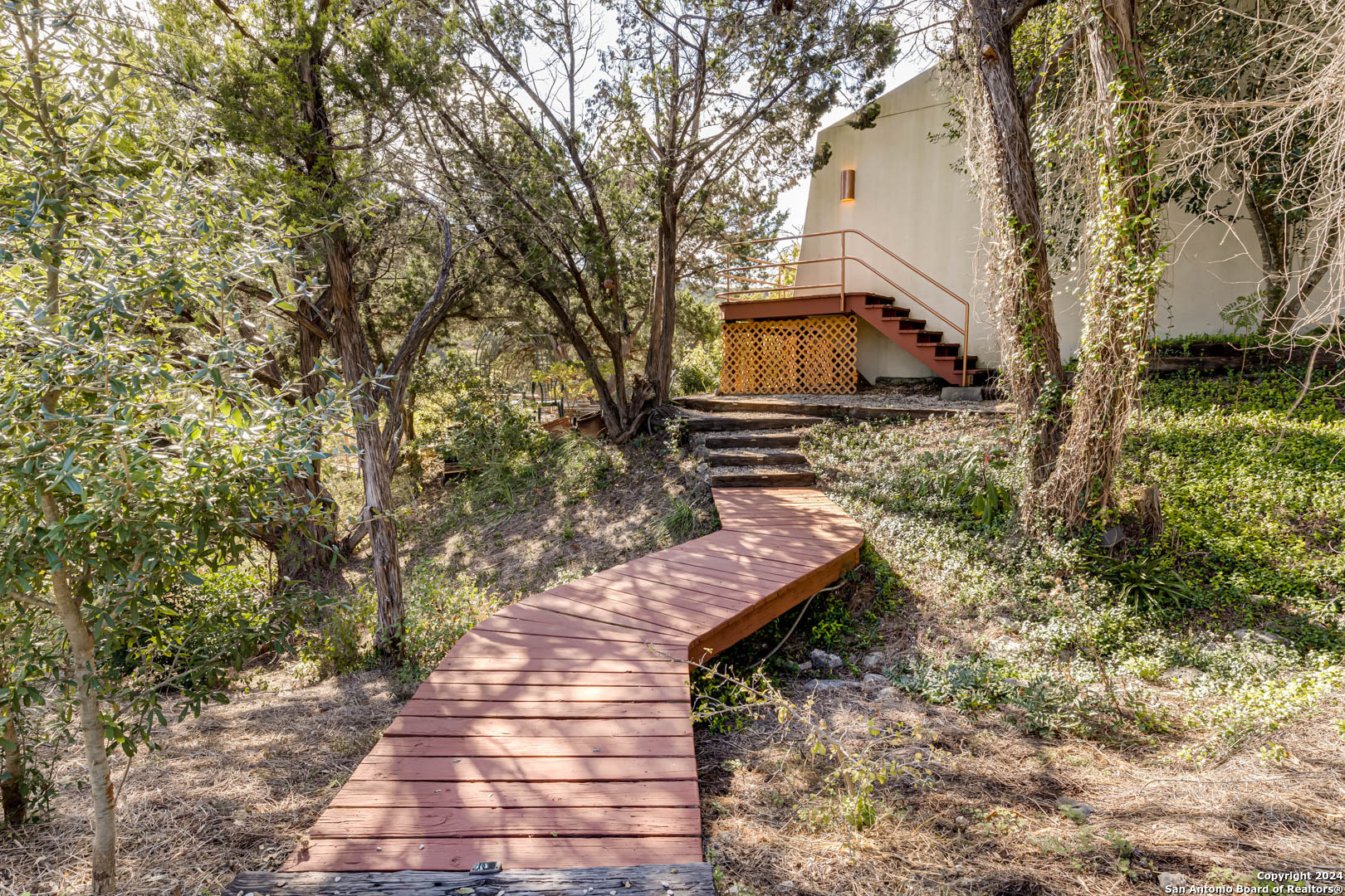 main property photo 34