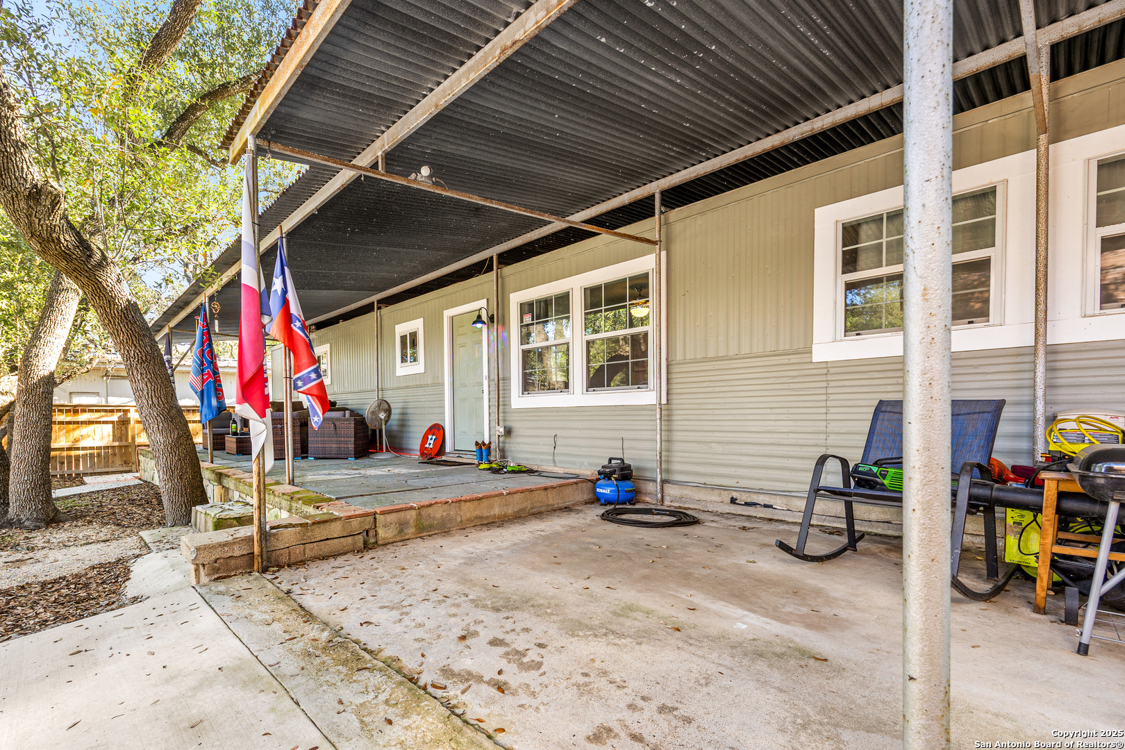 main property photo 18