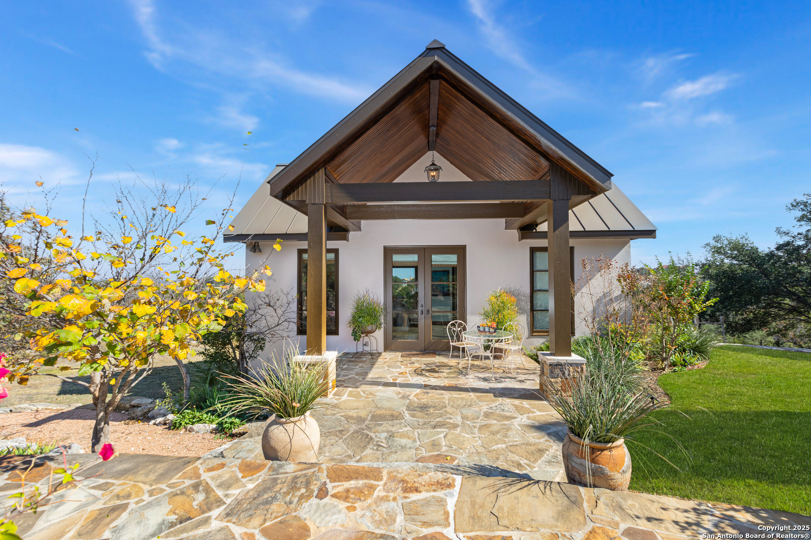 main property photo 19