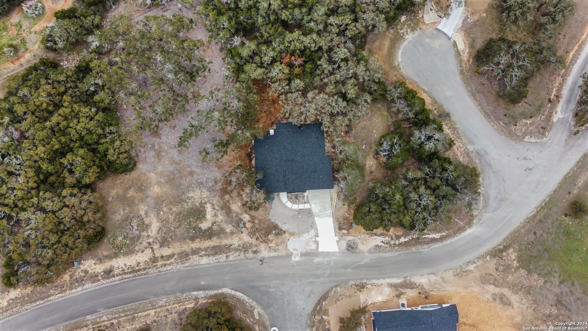 main property photo 18