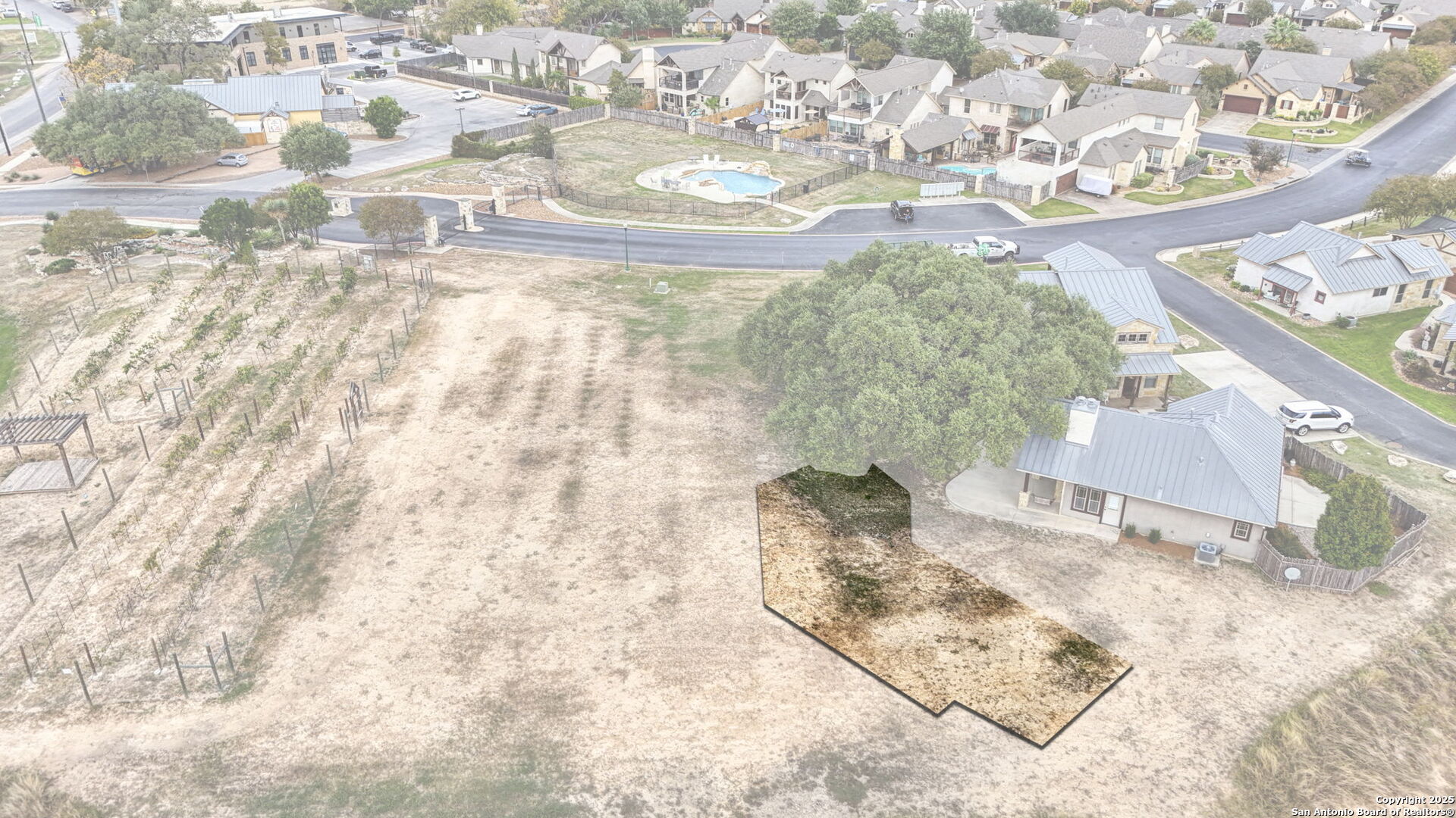 main property photo 12