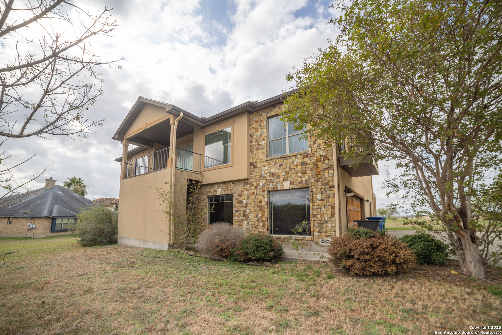 main property photo 27