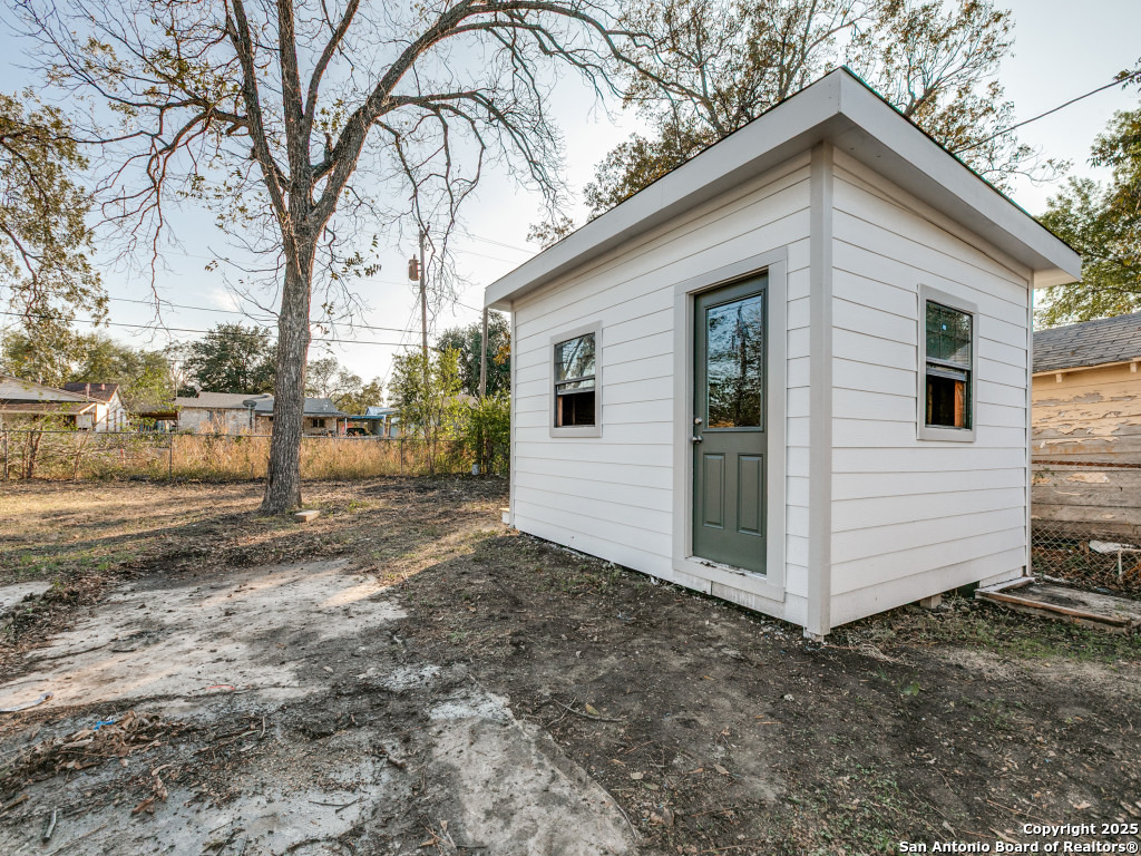 main property photo 20