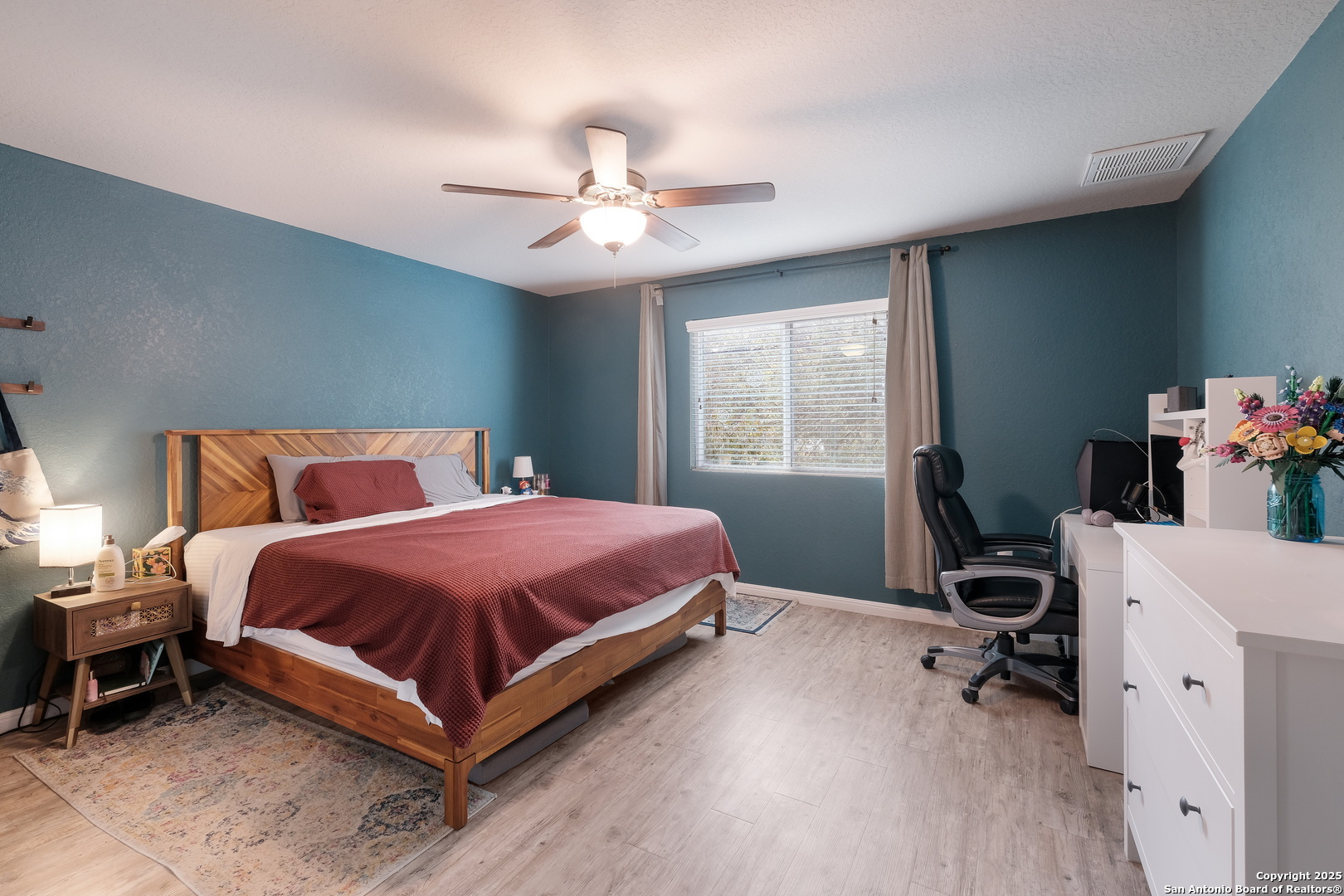 property viewer photo 10