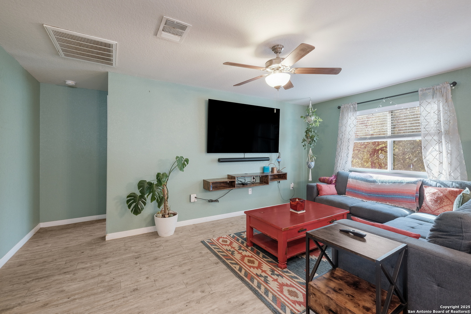 property viewer photo 18