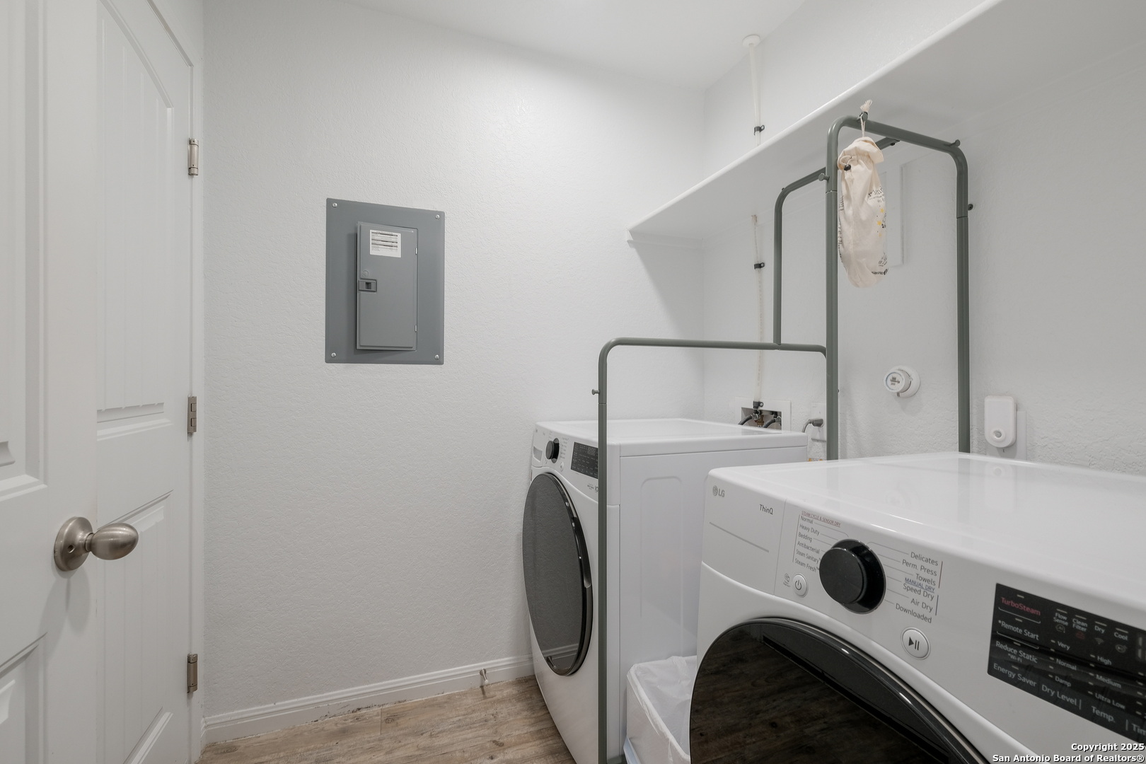 property viewer photo 19
