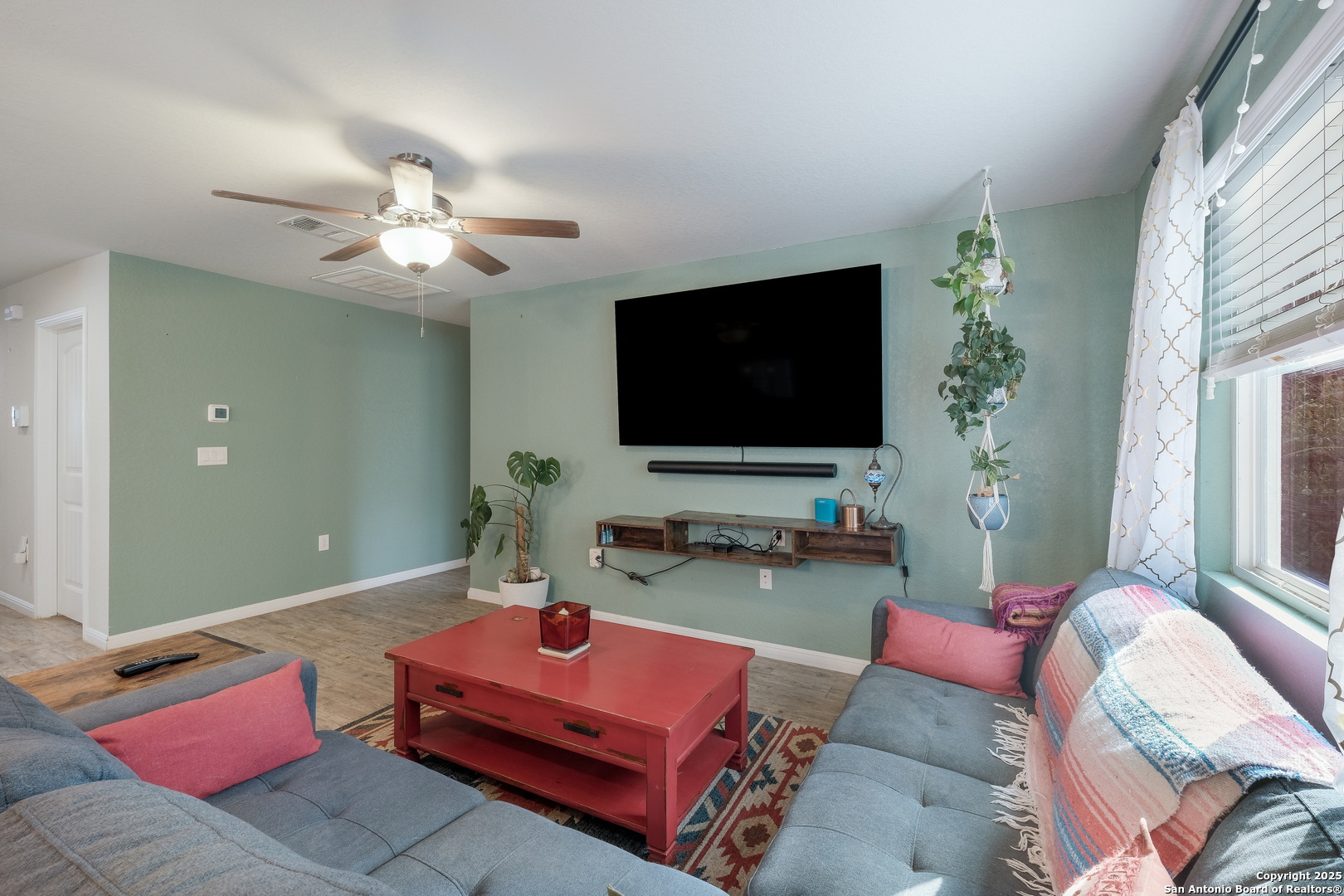 property viewer photo 8