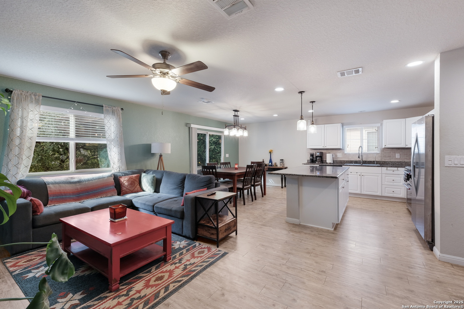 property viewer photo 9