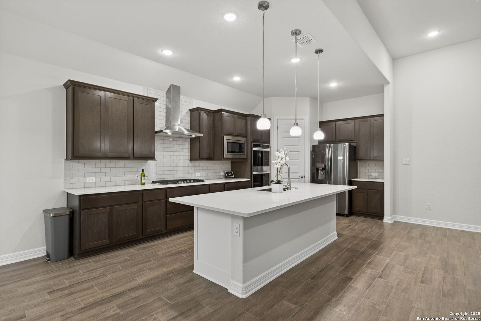 property viewer photo 10