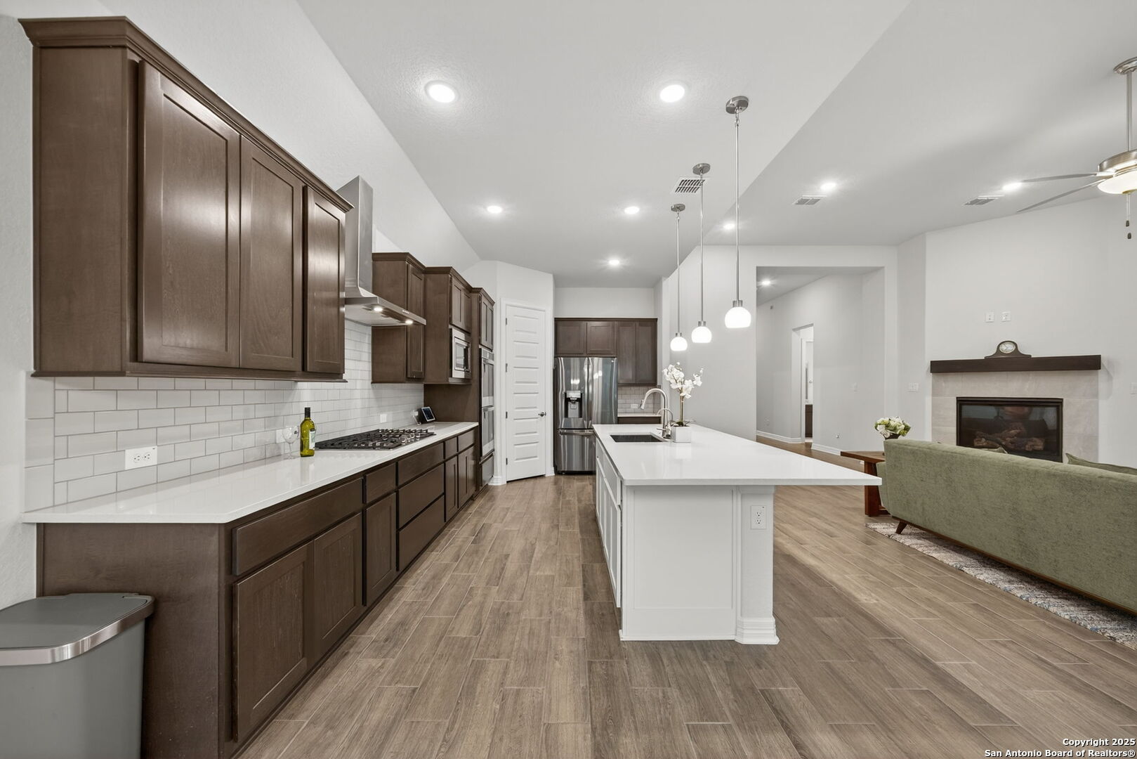 property viewer photo 11