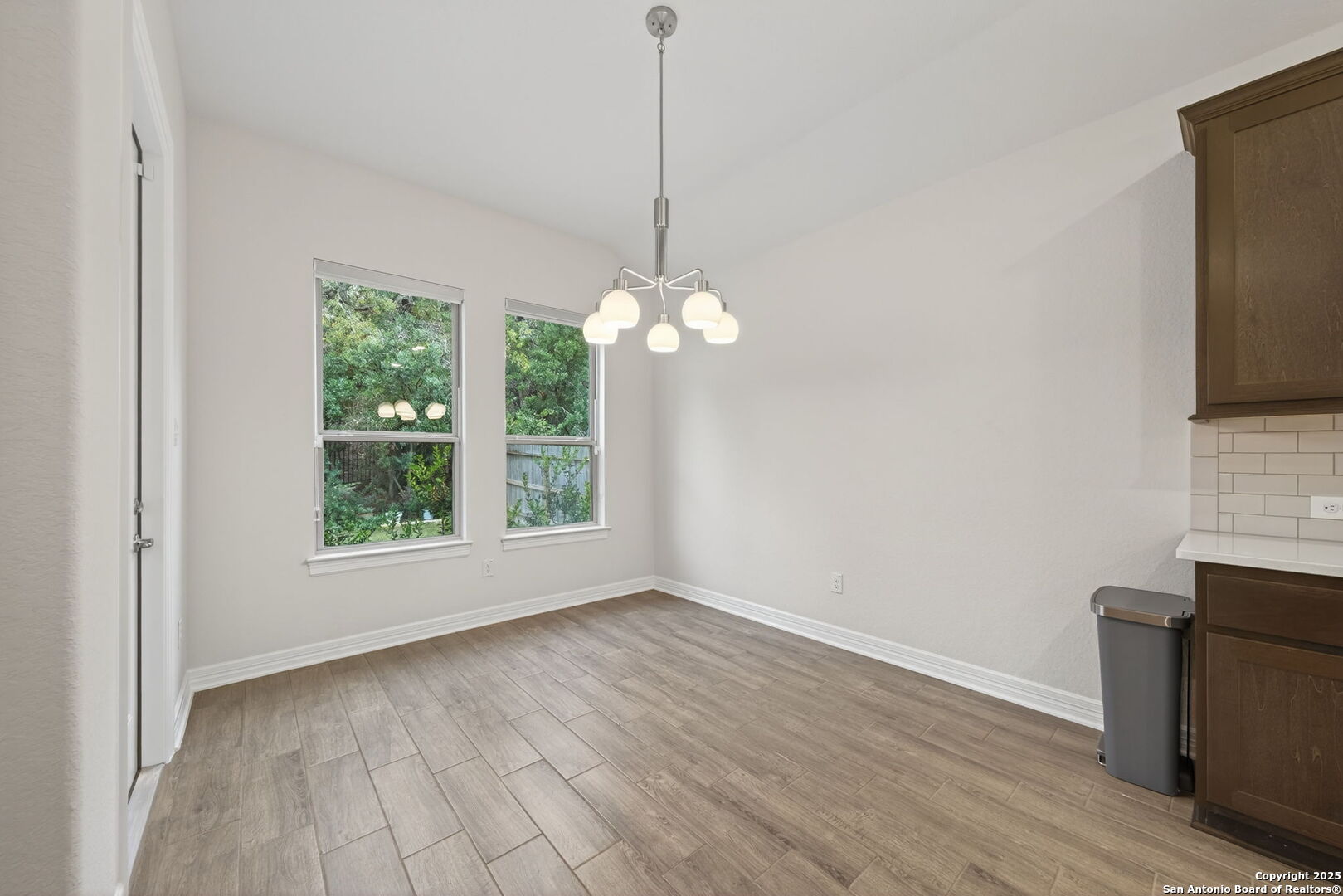 property viewer photo 12