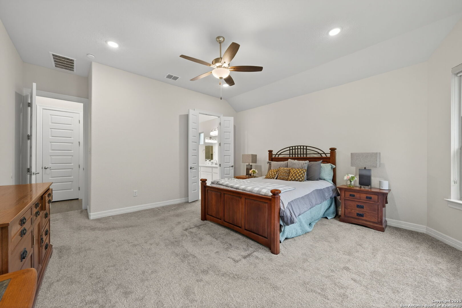 property viewer photo 17