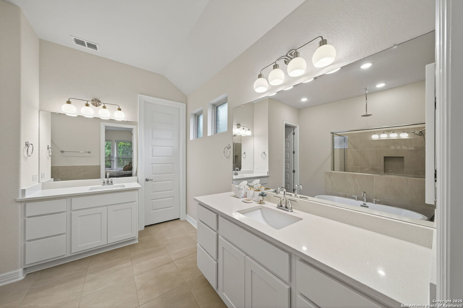 property viewer photo 18