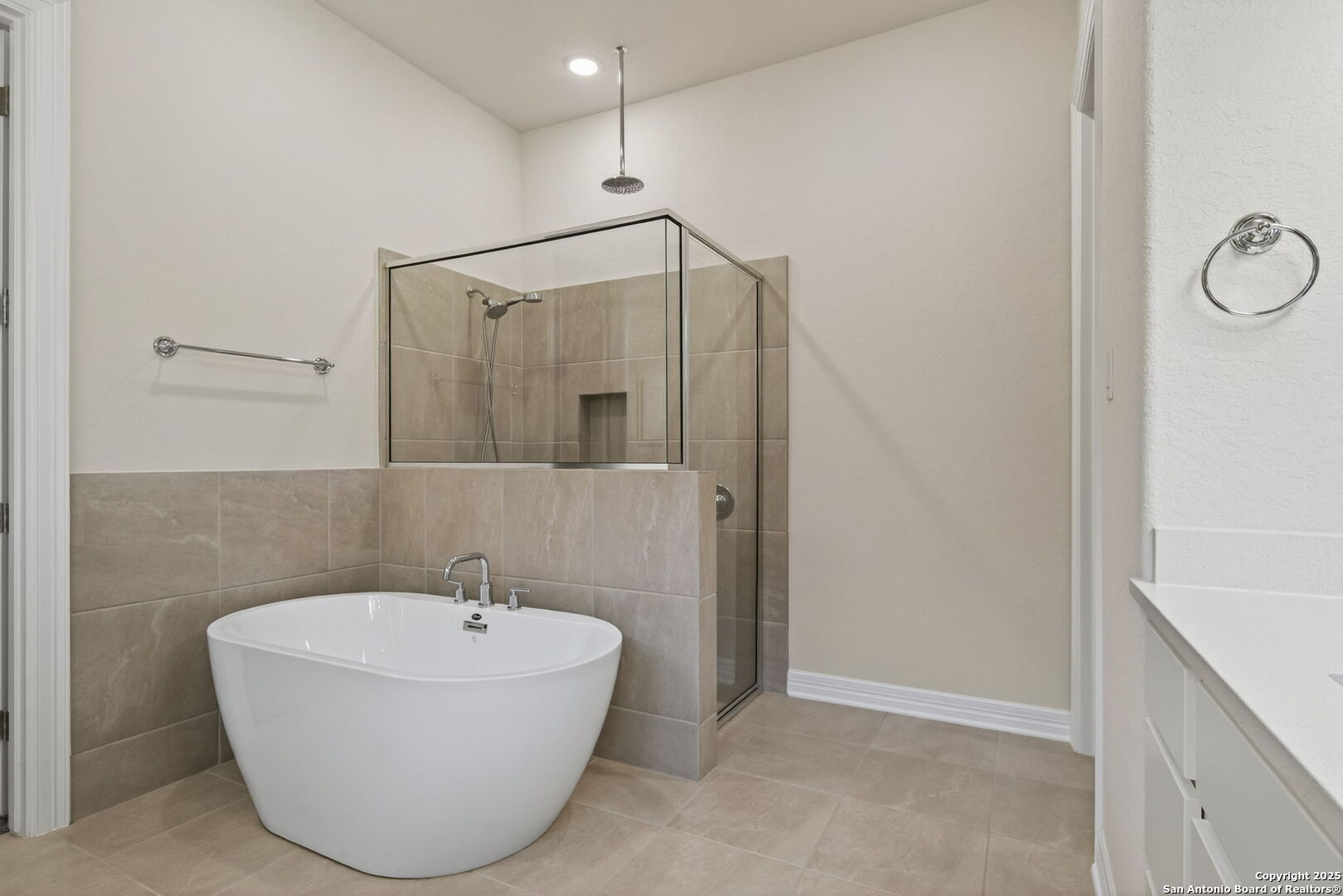 property viewer photo 19