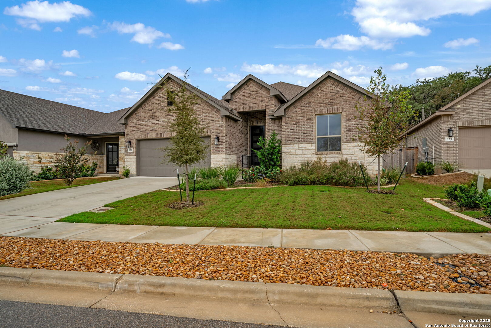 property viewer photo 2