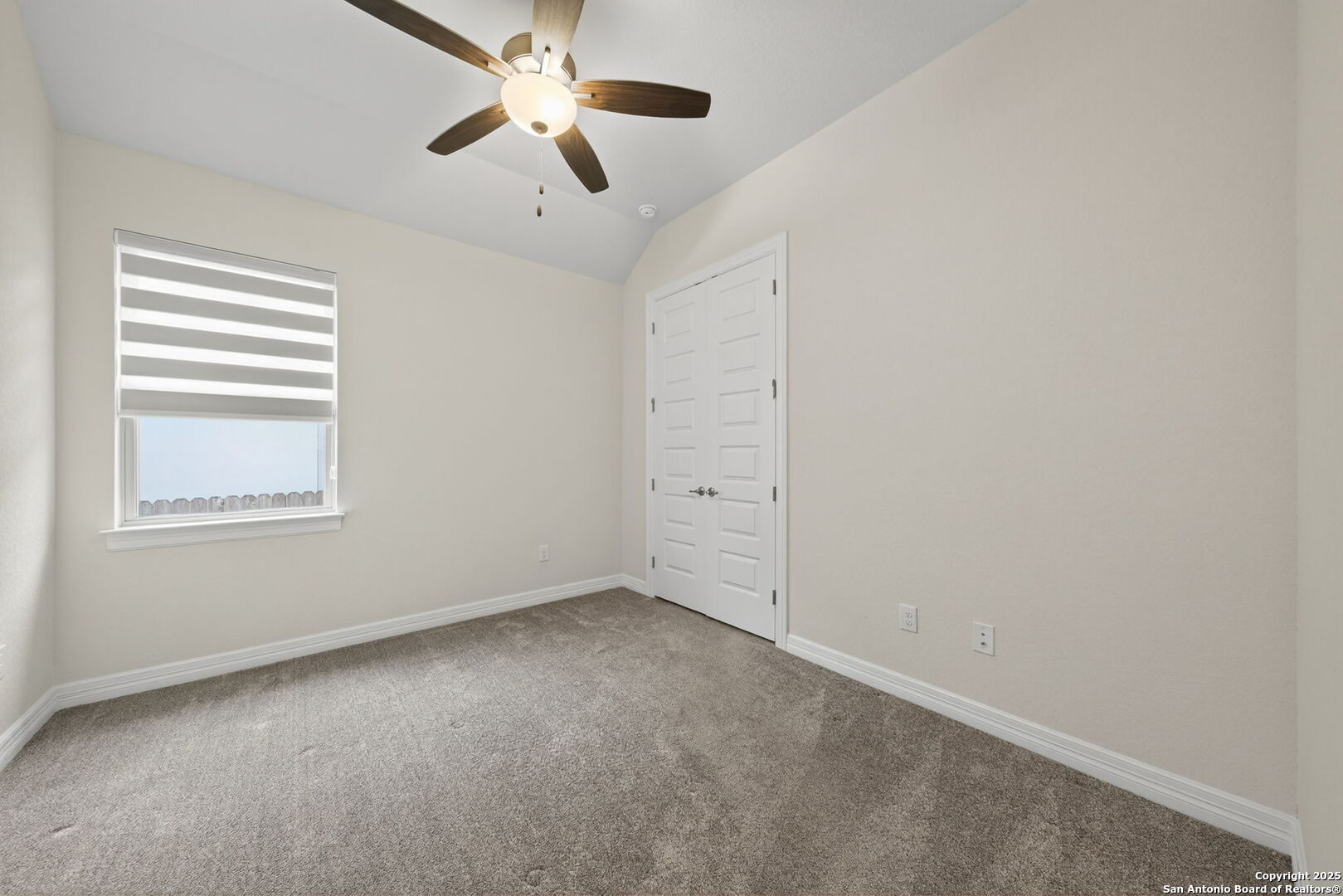 property viewer photo 20