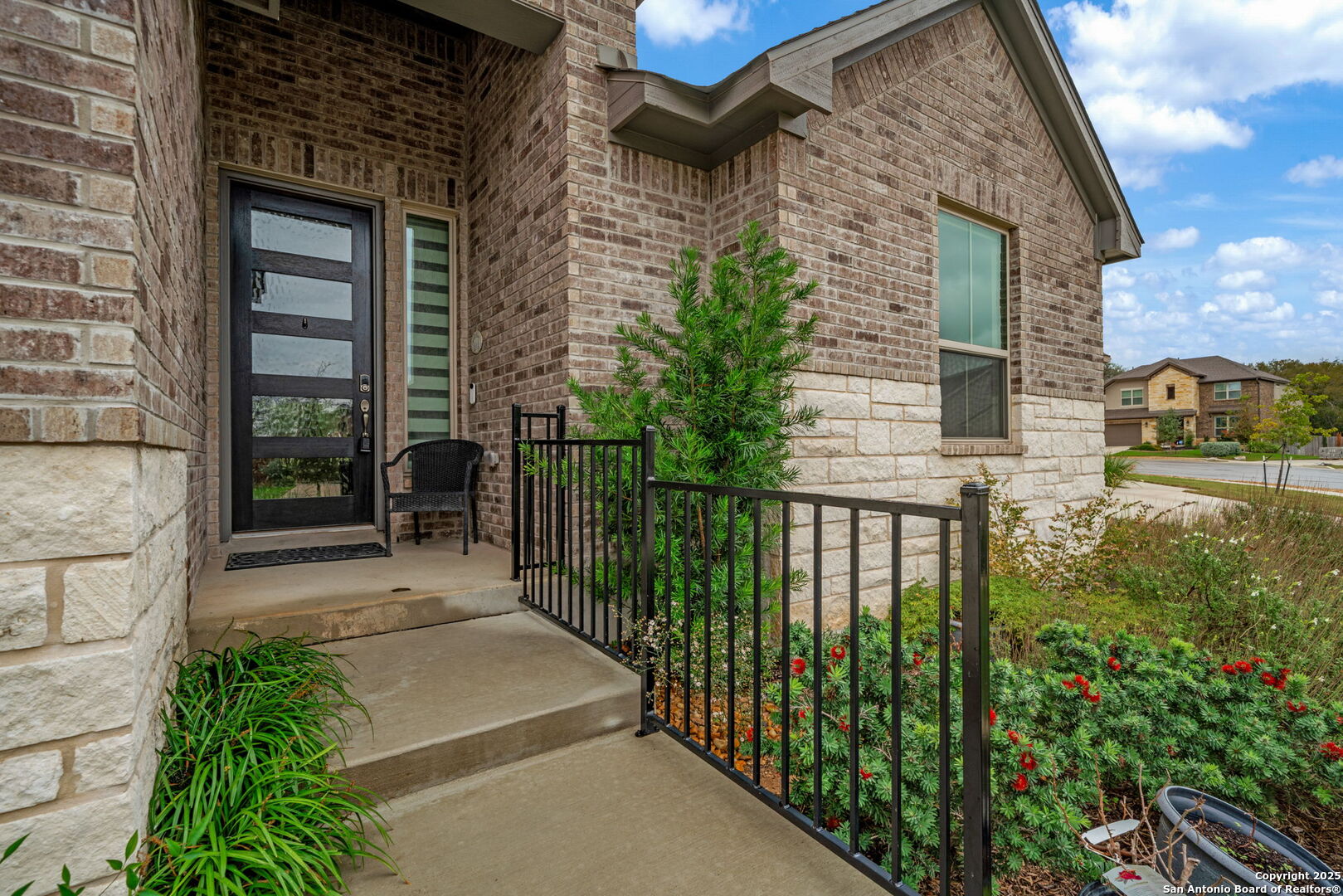 property viewer photo 3