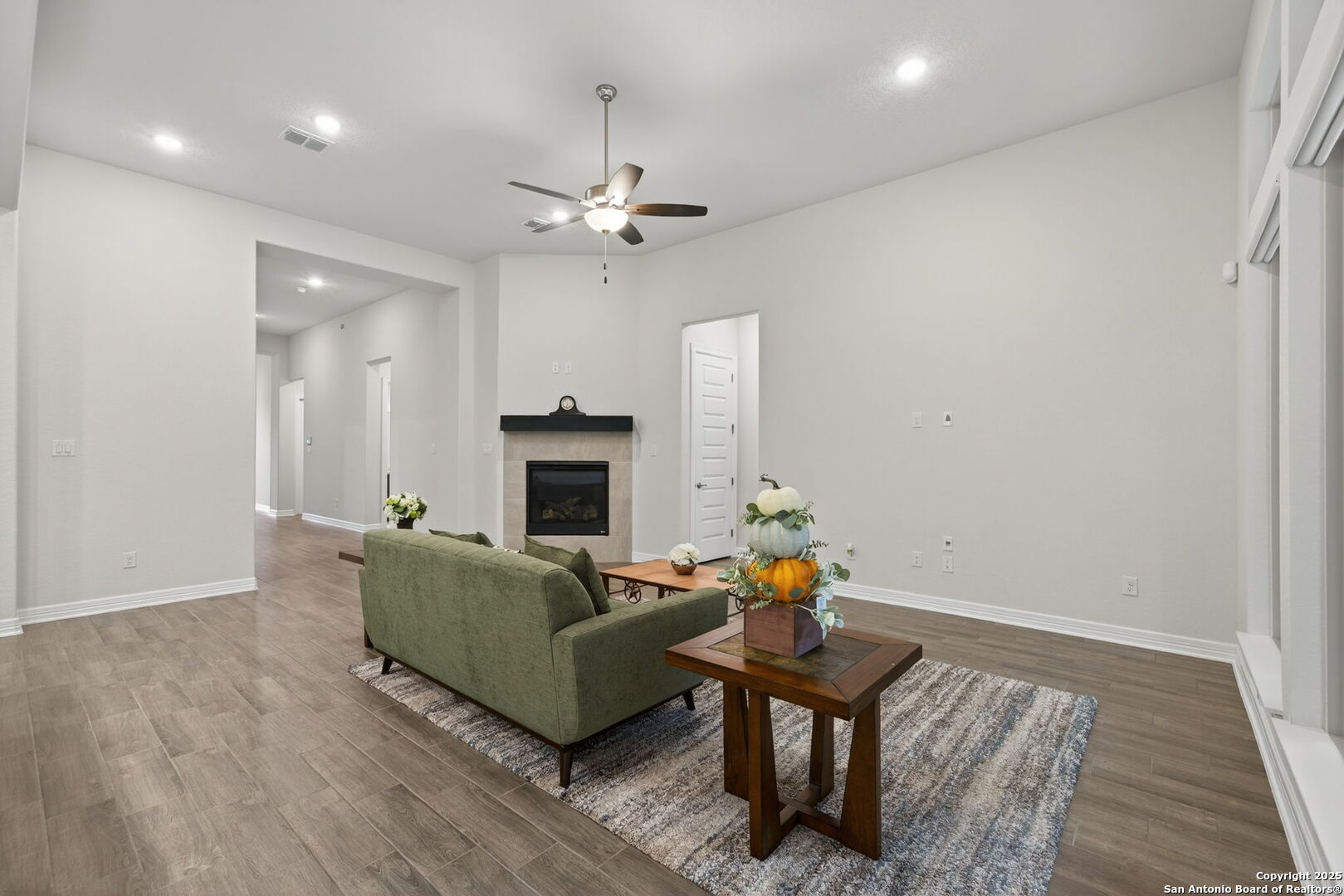 property viewer photo 6