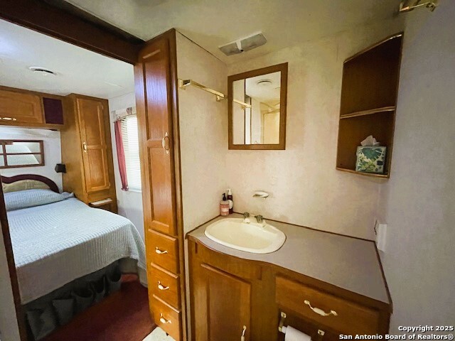 property viewer photo 14
