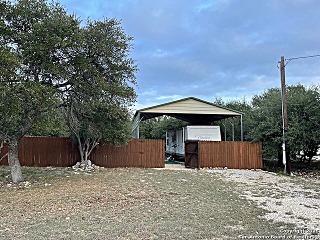 property viewer photo 2
