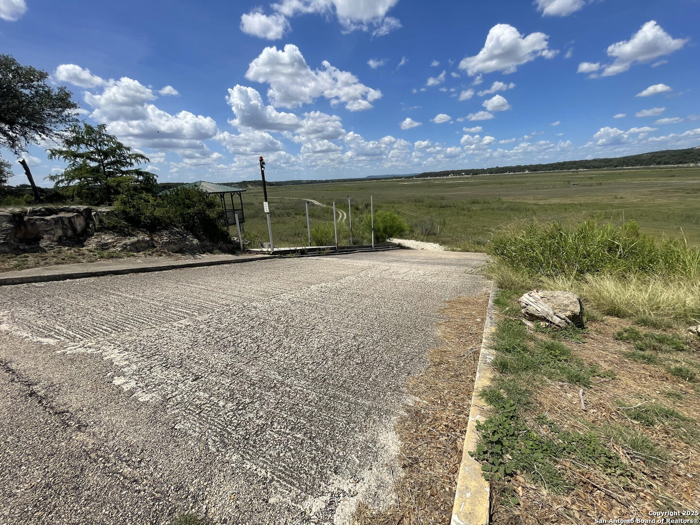 property viewer photo 25
