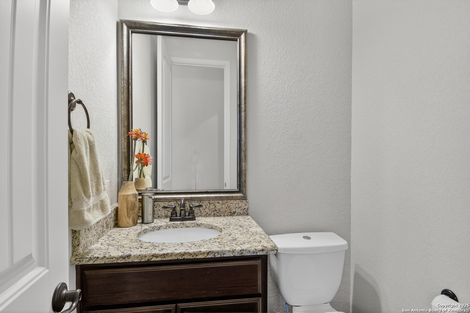 property viewer photo 35