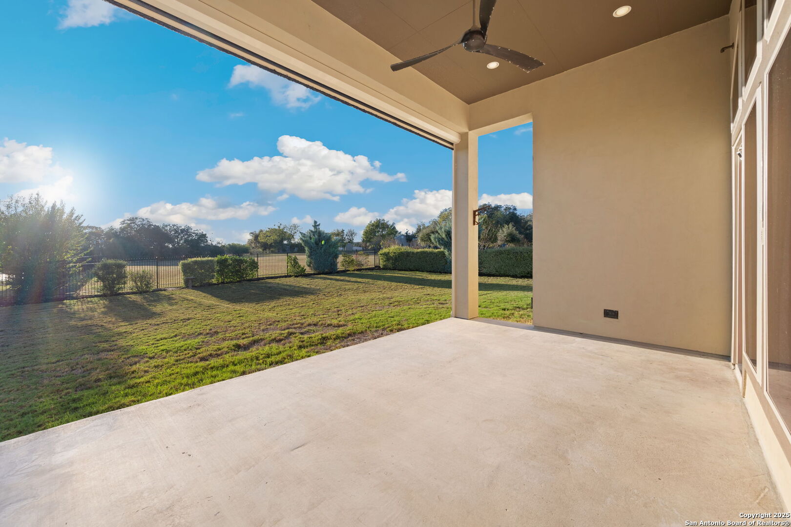 main property photo 30