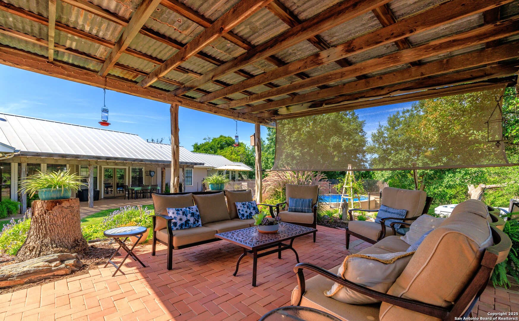 main property photo 27