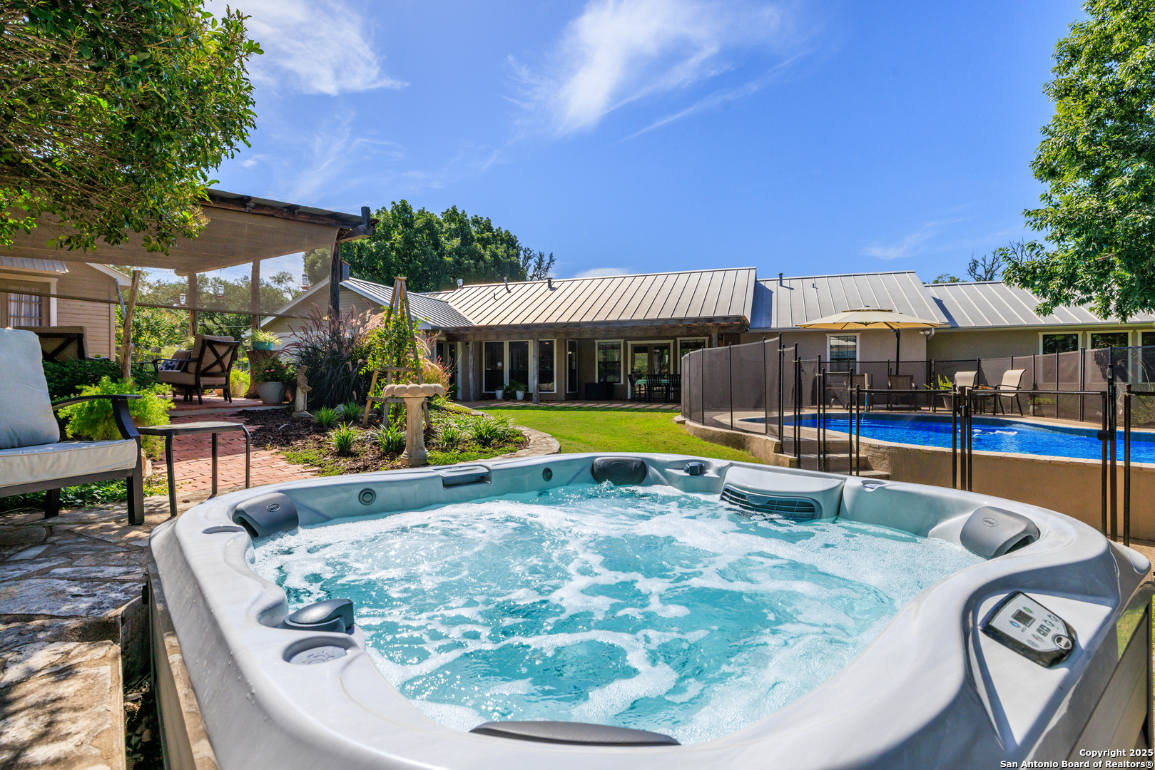 main property photo 28