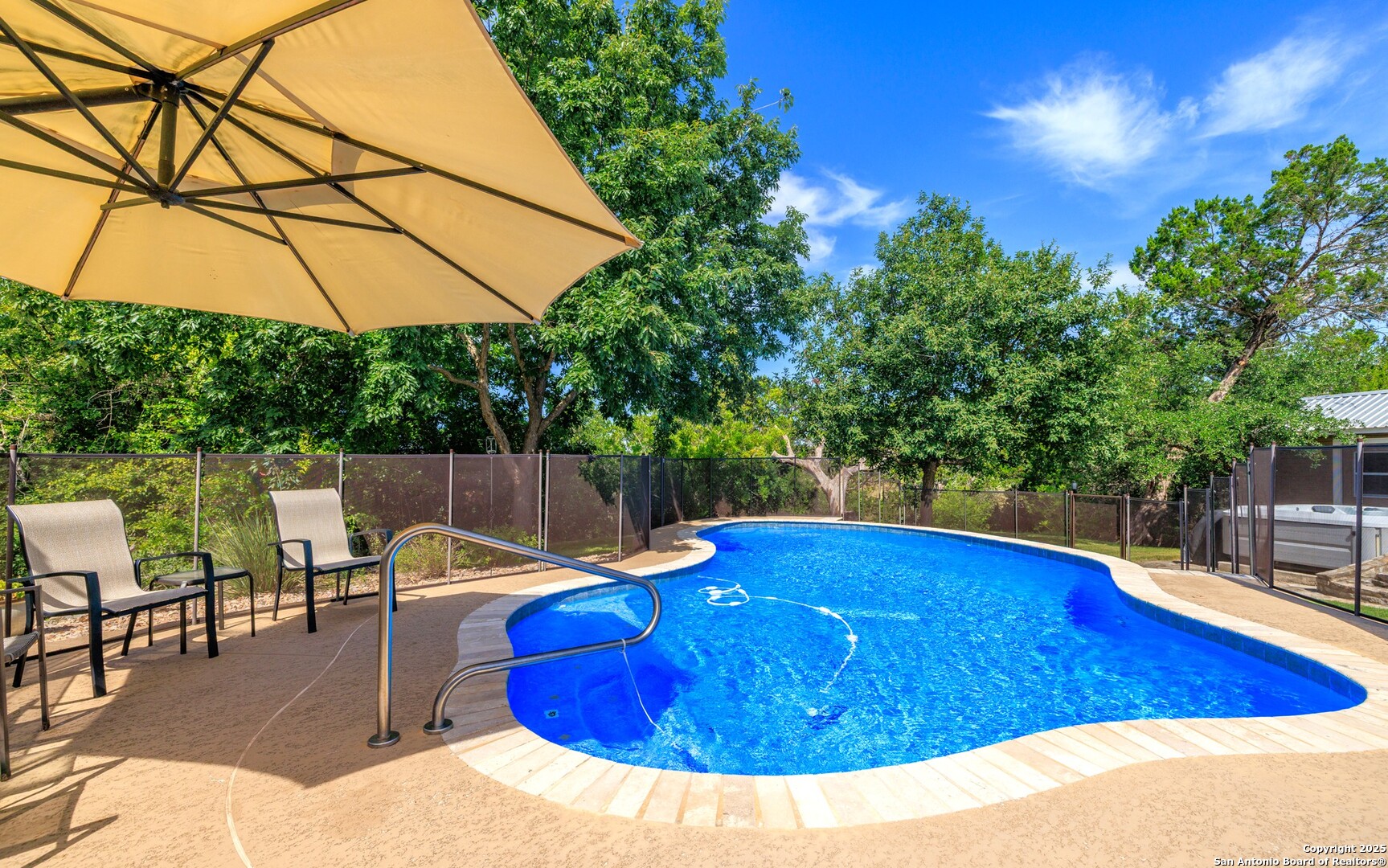 main property photo 30