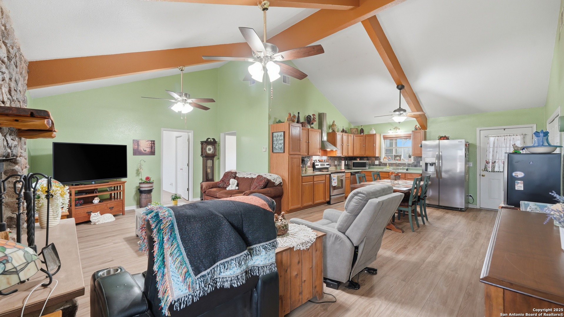 main property photo 10