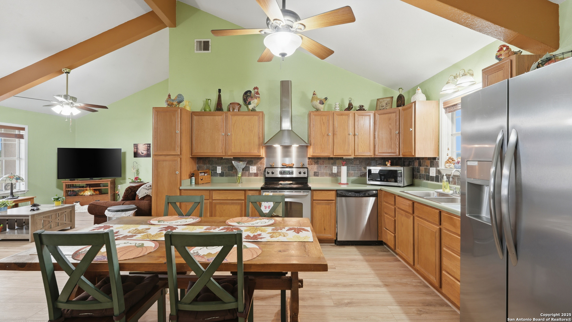 main property photo 11