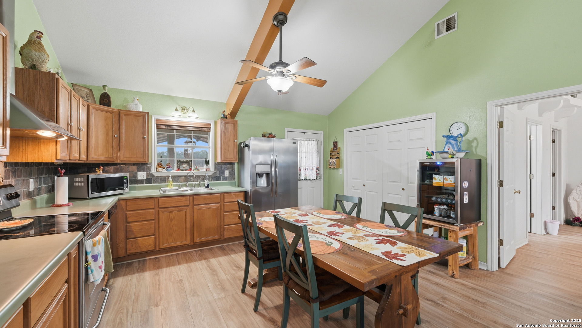 main property photo 13