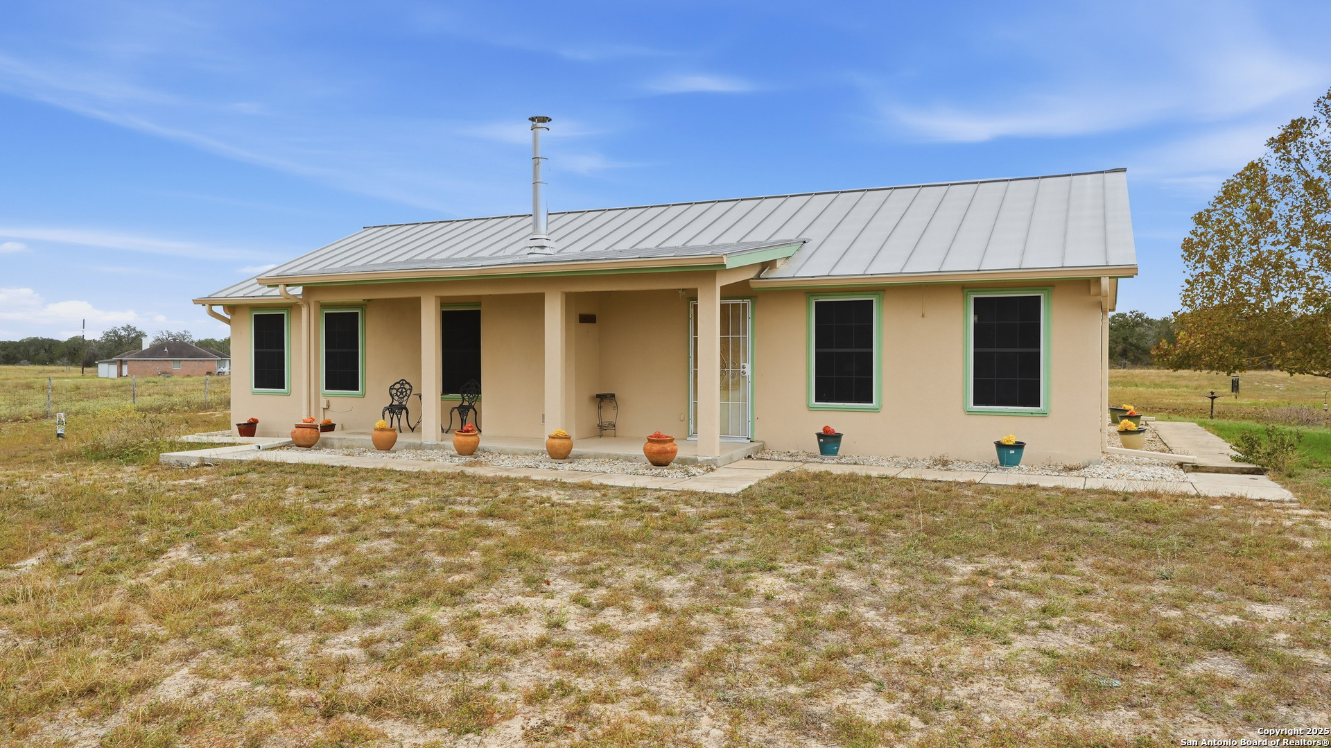 main property photo 3