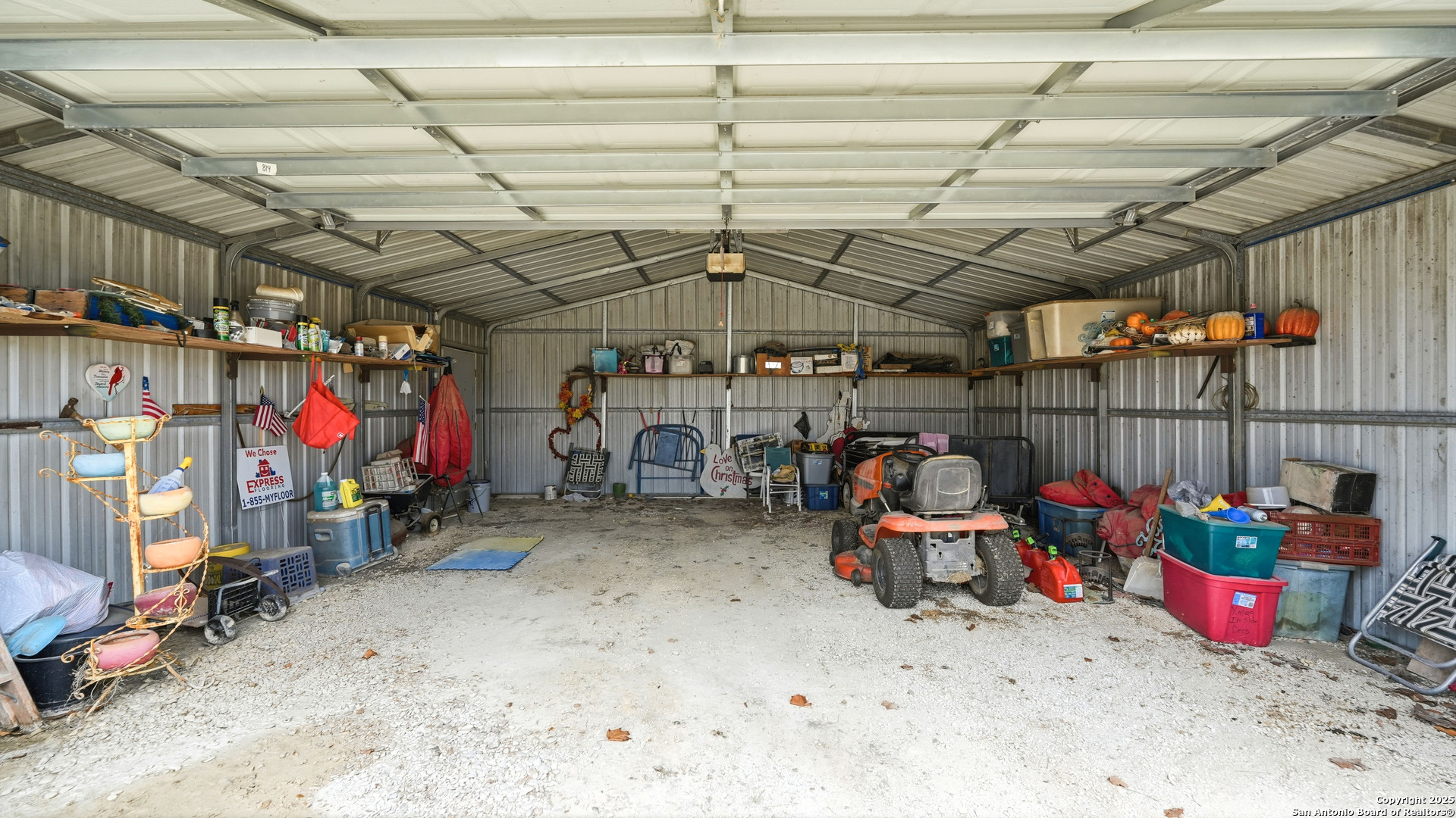 main property photo 34