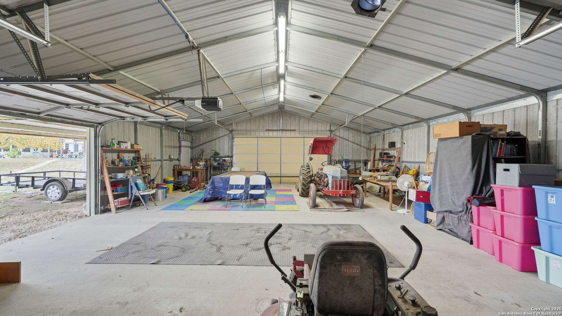 main property photo 40