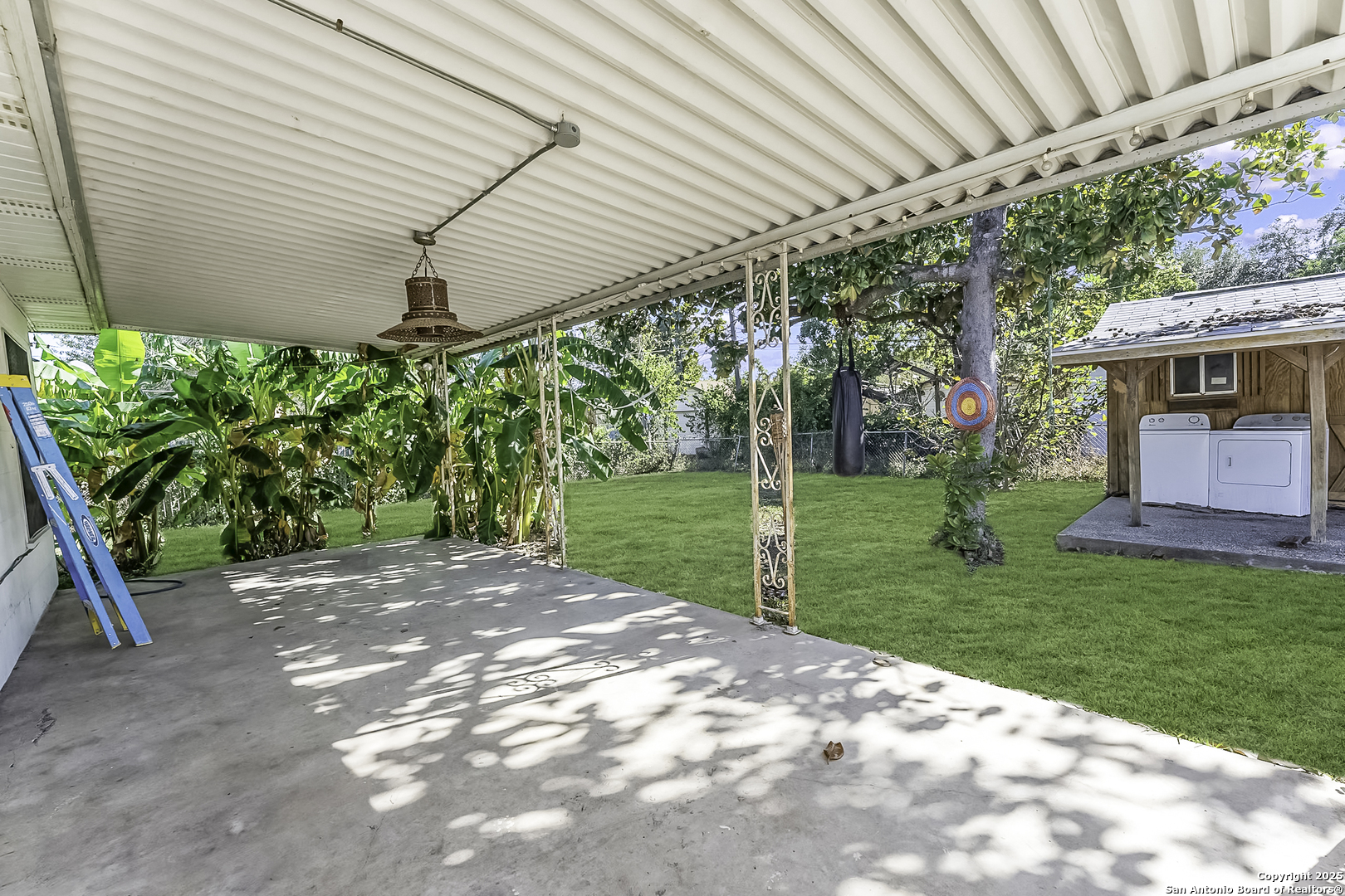 main property photo 17
