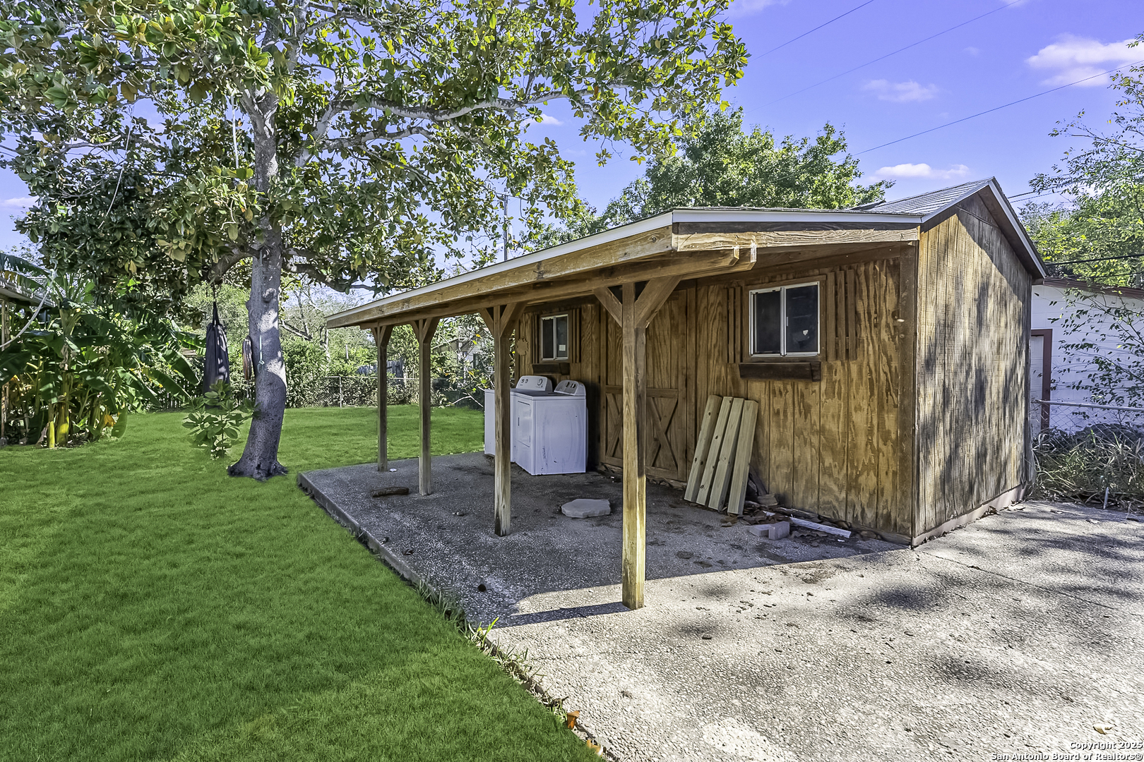 main property photo 19