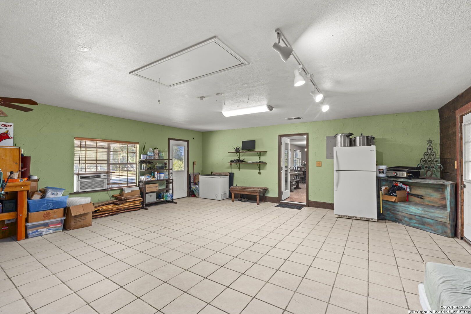main property photo 29