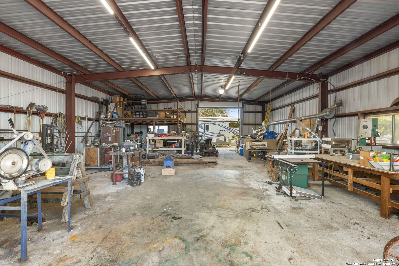 main property photo 33