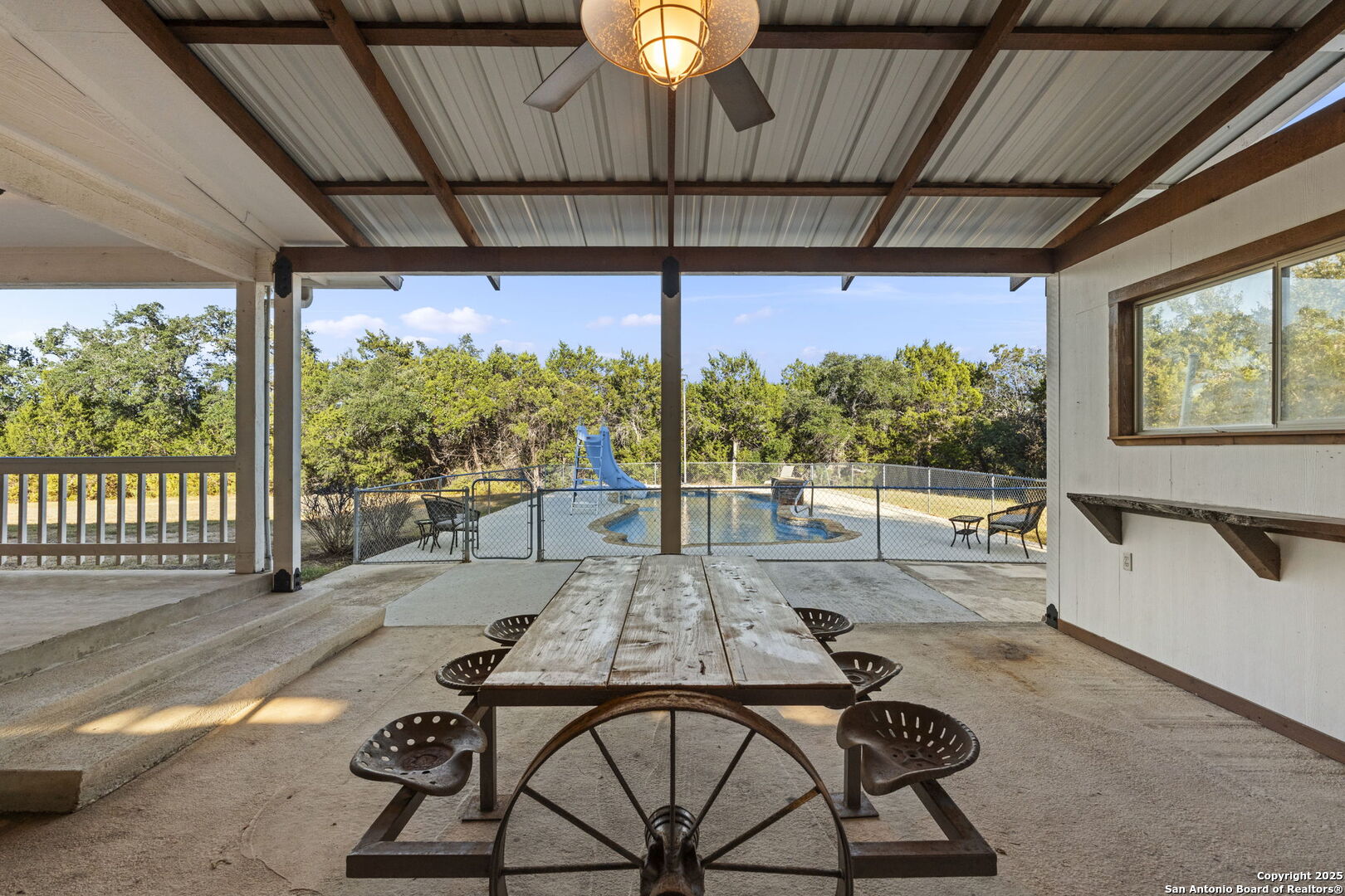 main property photo 37