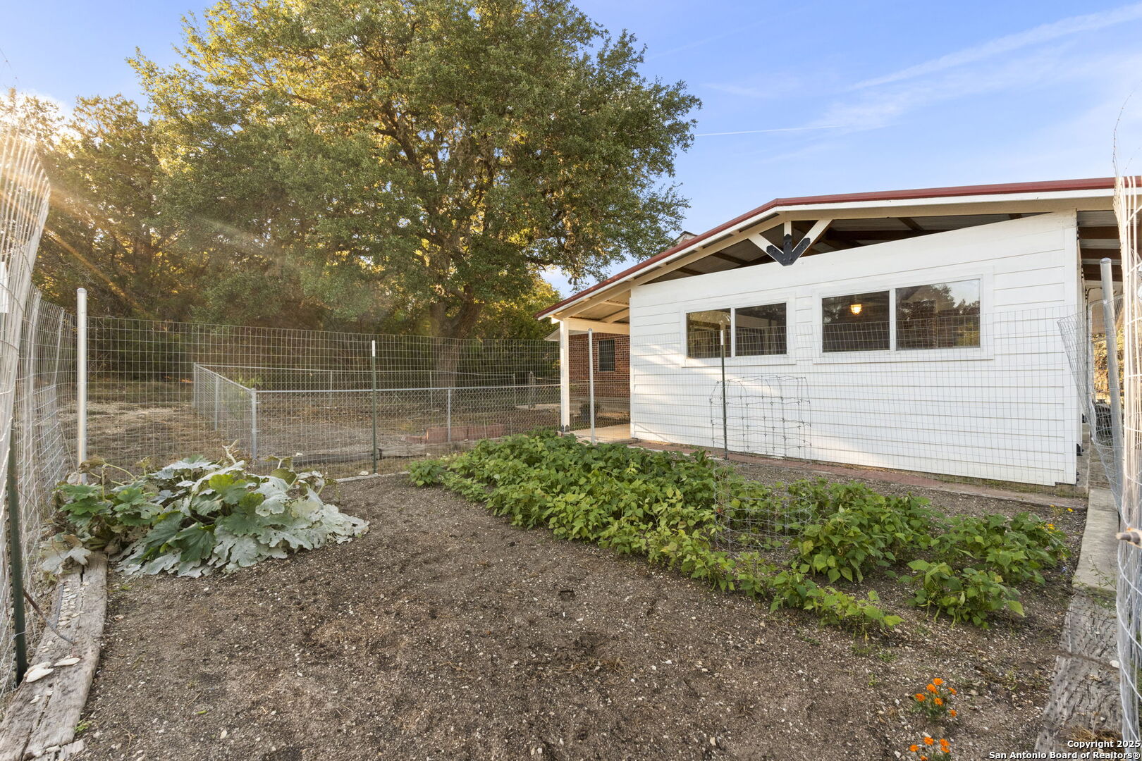 main property photo 41