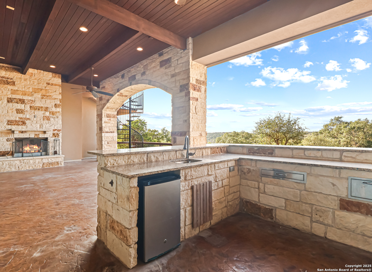 main property photo 15