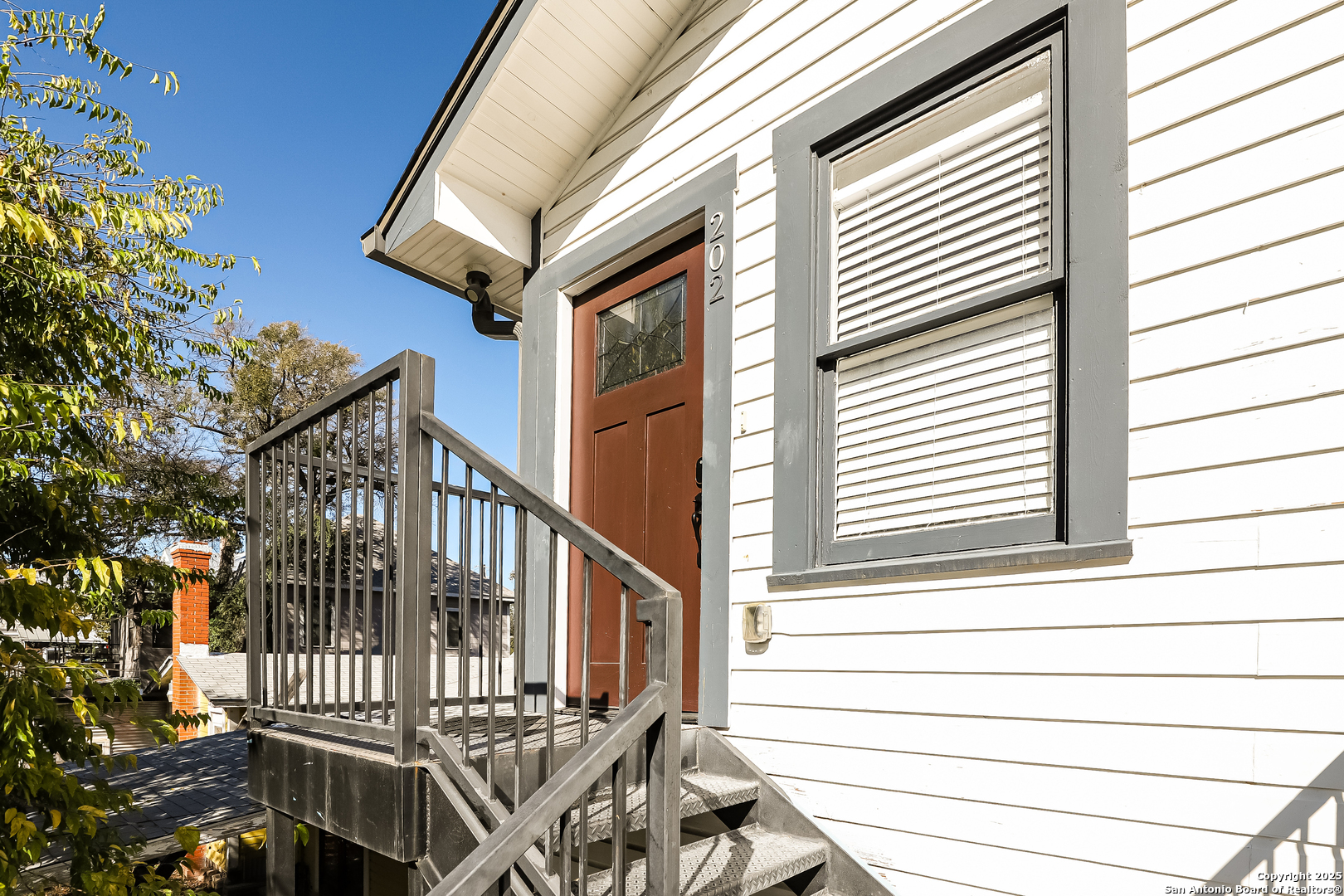 main property photo 13