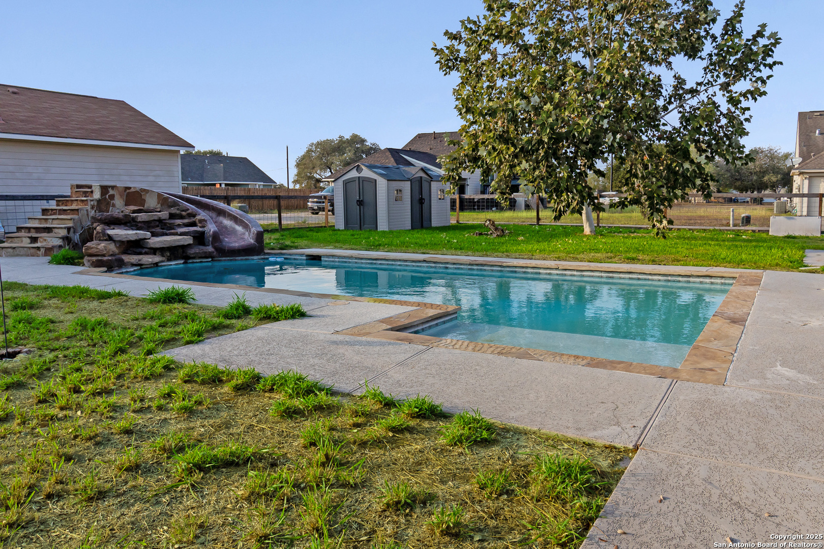 main property photo 20