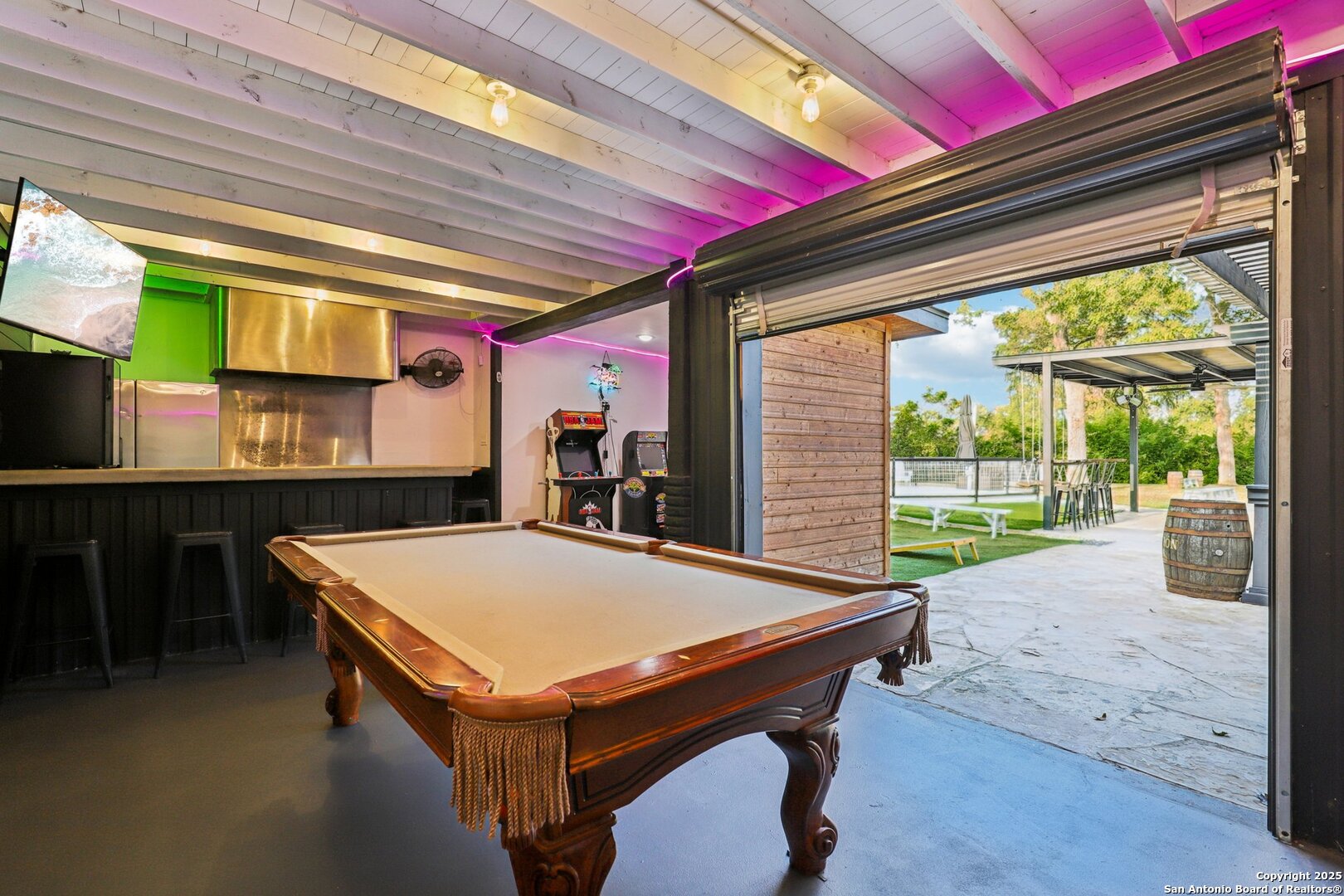 main property photo 28