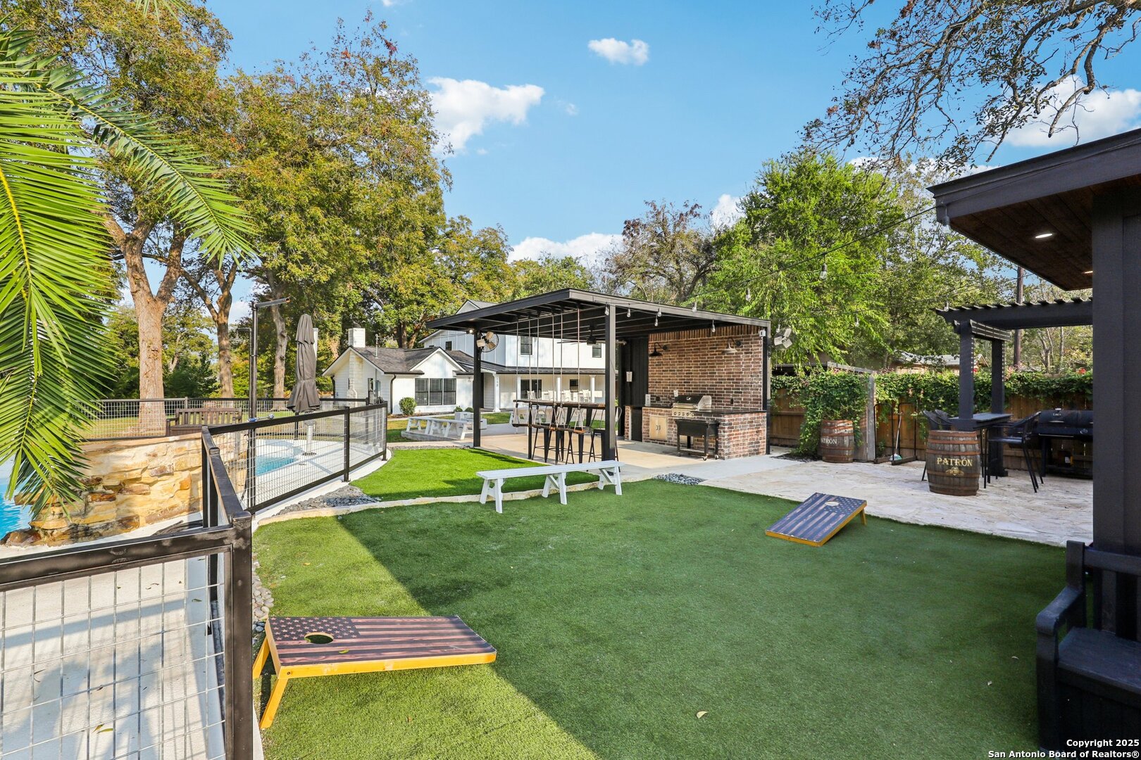 main property photo 31