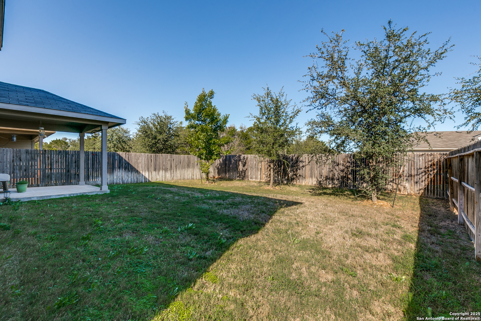 main property photo 23