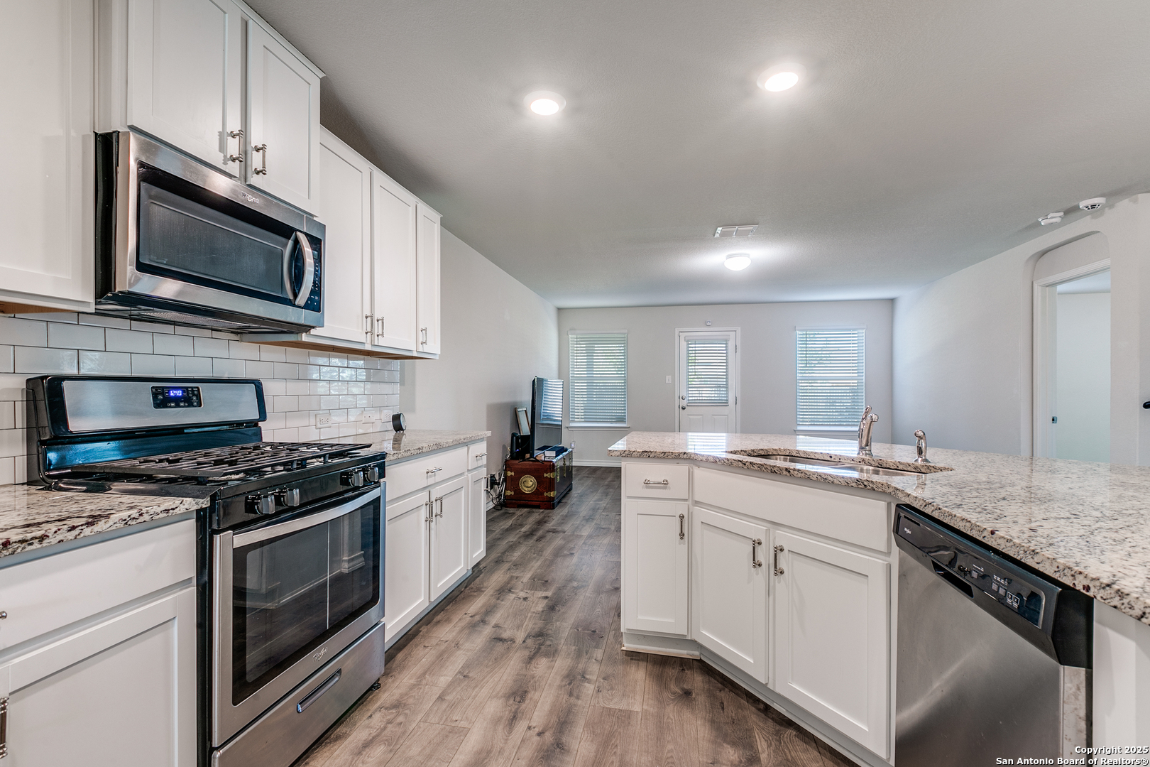 main property photo 7