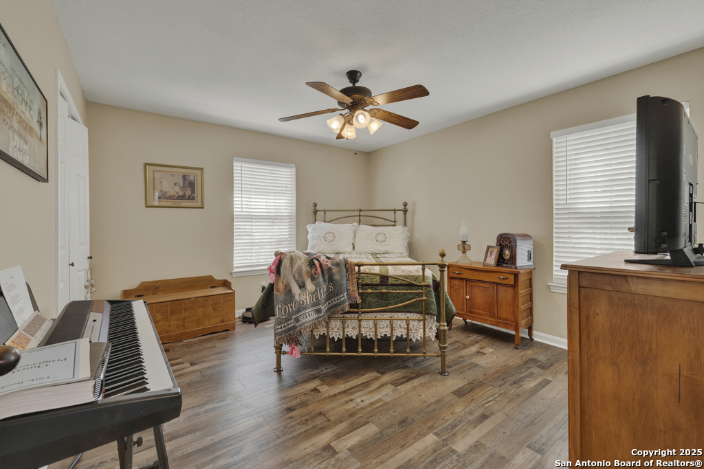 main property photo 18